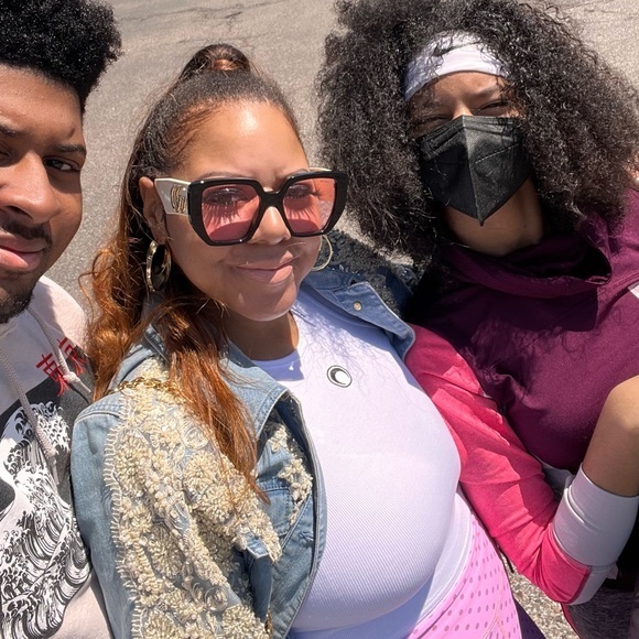 Gucci Sunglasses - Picture 6 of 10